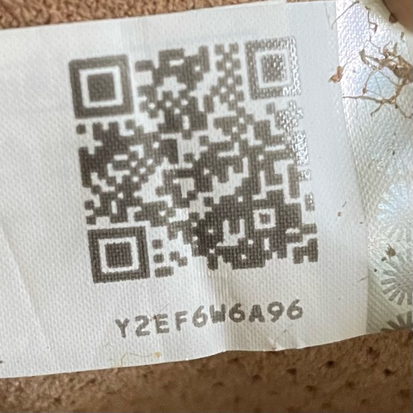 UGG Classic Unlined Perforated 100% Suede Leather Boots Tall Tan Women’s Size 8 - Picture 8 of 9